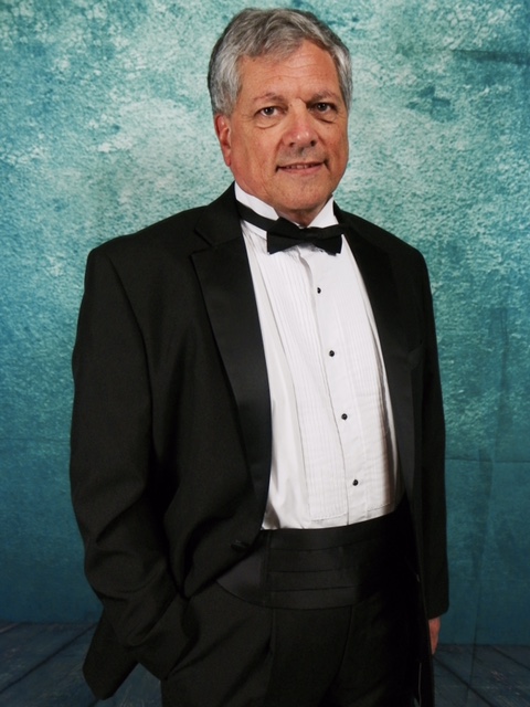 Bruce W Dyer