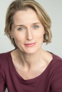 Isobel Raine
