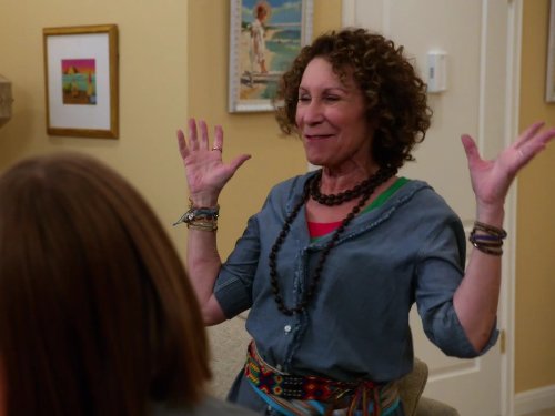 Rhea Perlman
