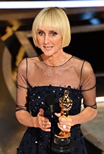 Linda Dowds