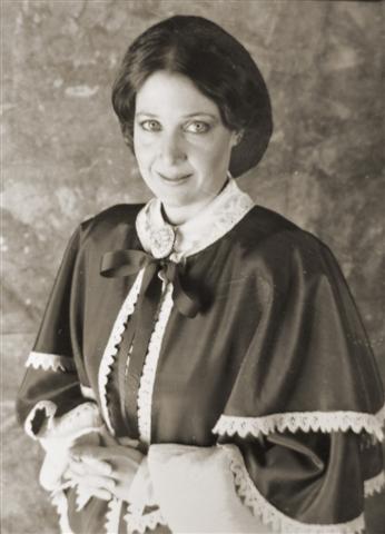 Angela Fox