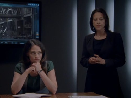 Lara Pulver
