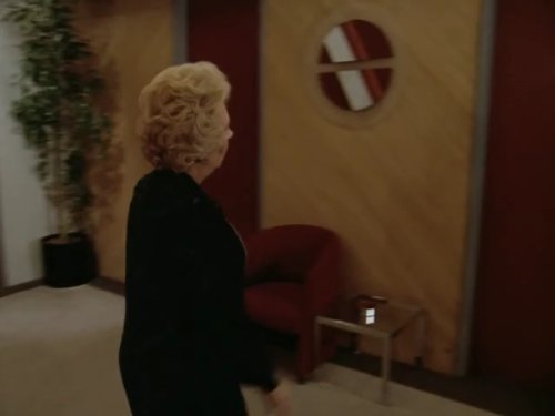 Doris Roberts