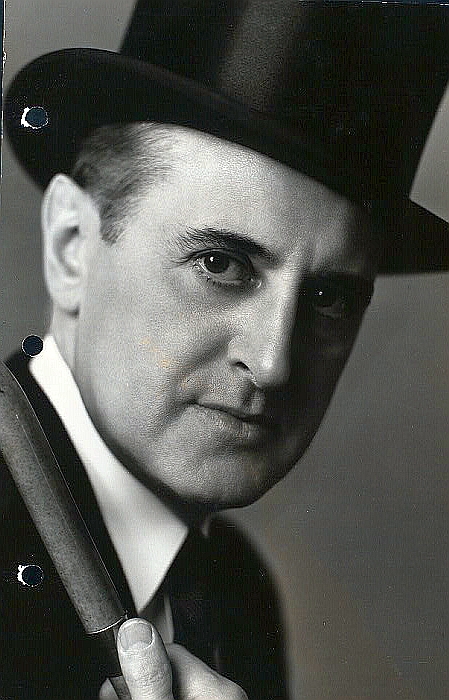 Taylor Holmes